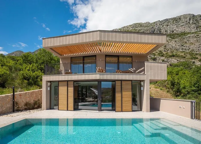 Villa Palazzo Vimbula - Five Star Luxury